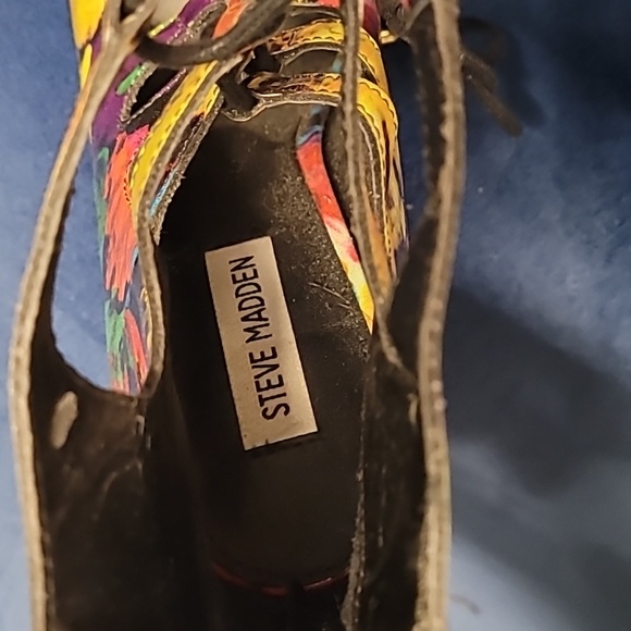 Heels - Picture 4 of 4